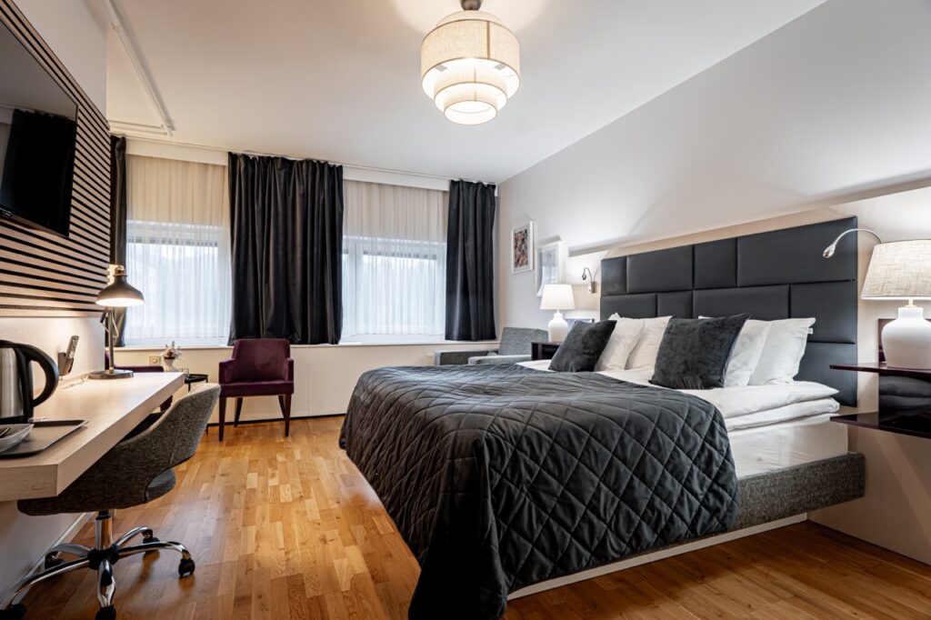 premium double room extra bed1 — крупный размер Injoy Solna