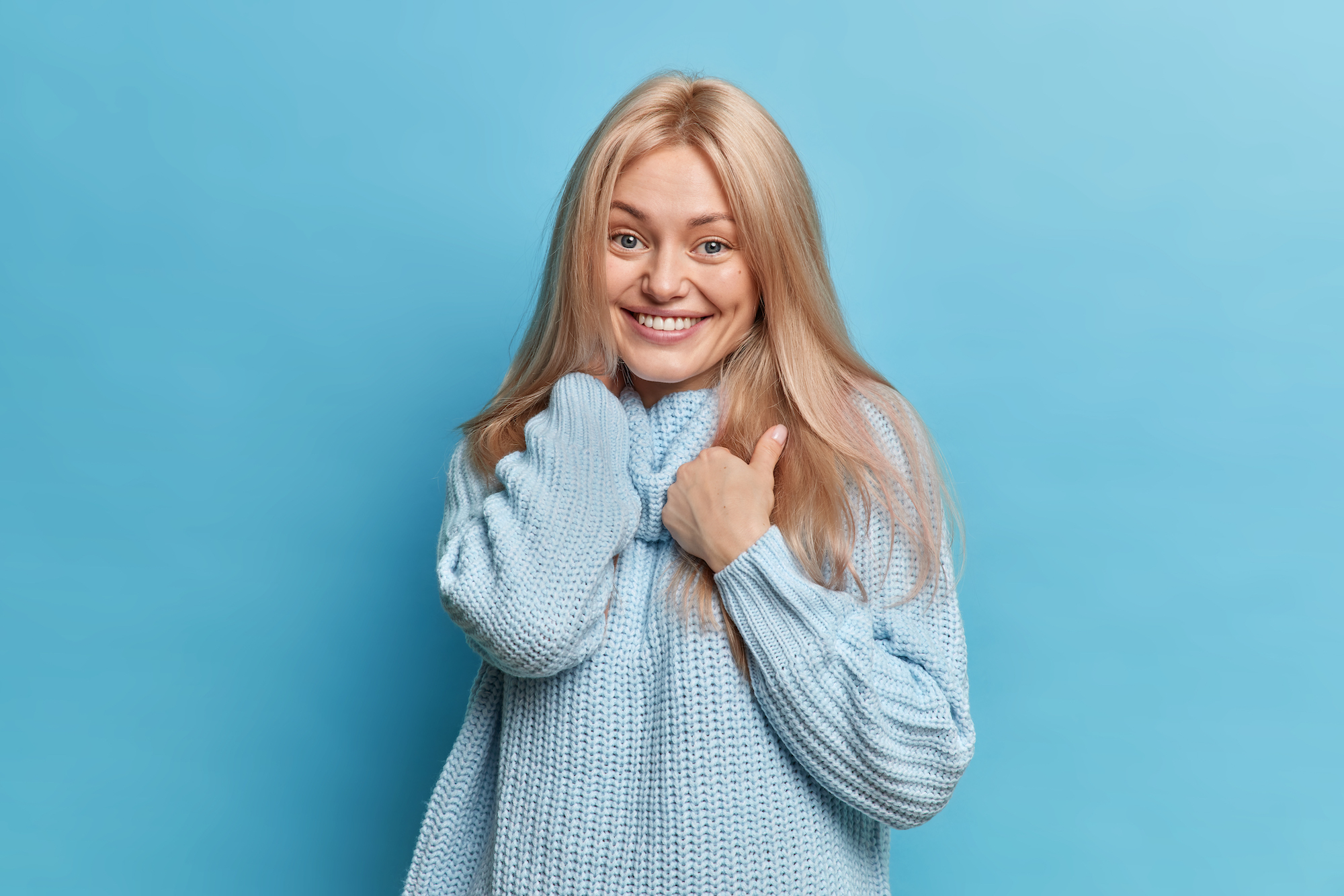 glad blonde european female model looks gently at 2023 11 27 05 30 34 utc Injoy Solna
